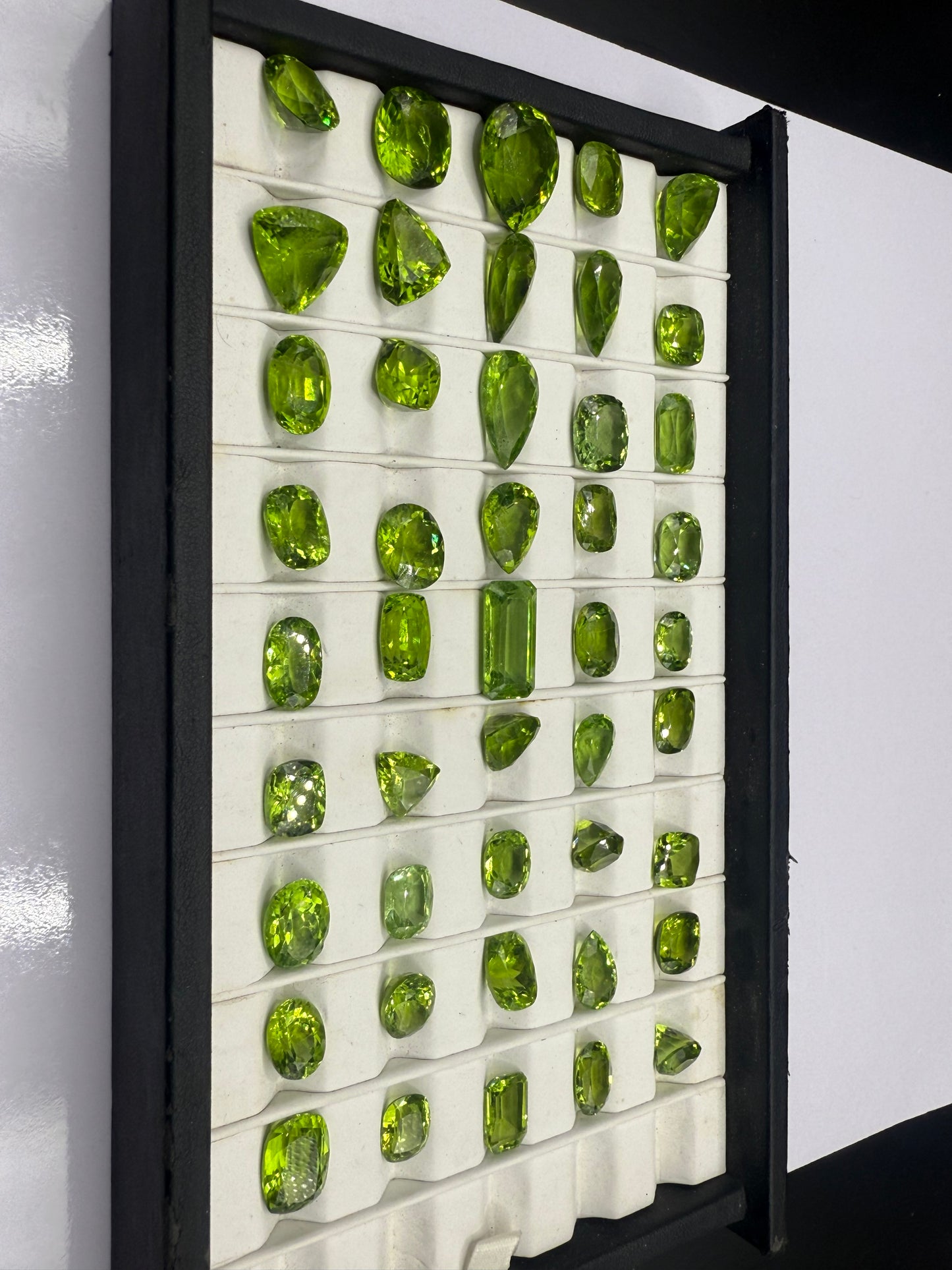 Peridot Lot Lime green