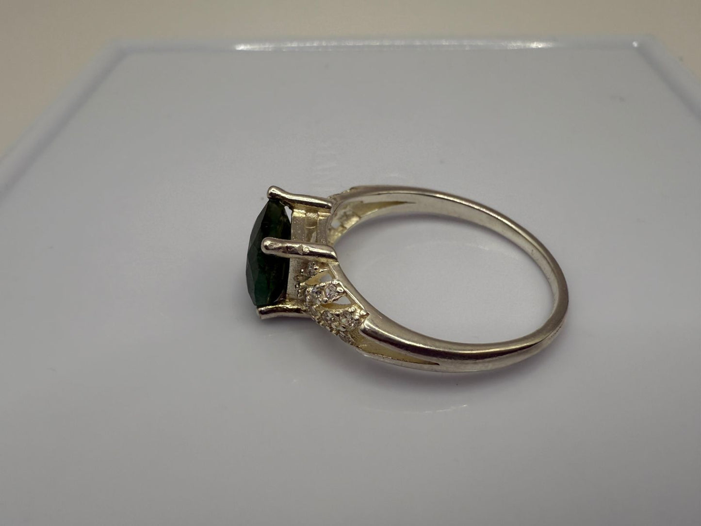 Sterling Silver Ring with Natural 4 carat Swat Emerald stone