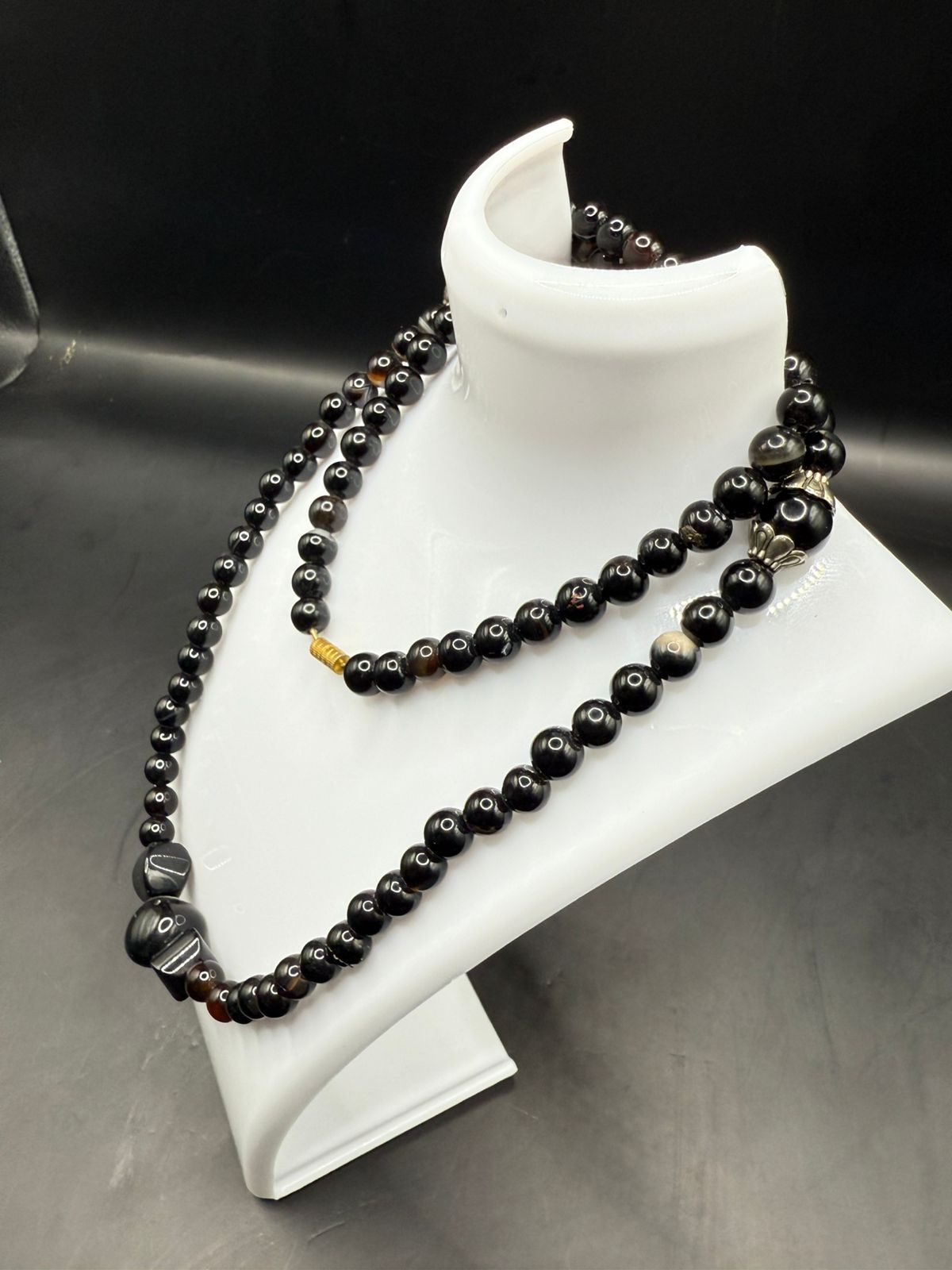 Handmade Beaded Necklace – Timeless and Versatile Style