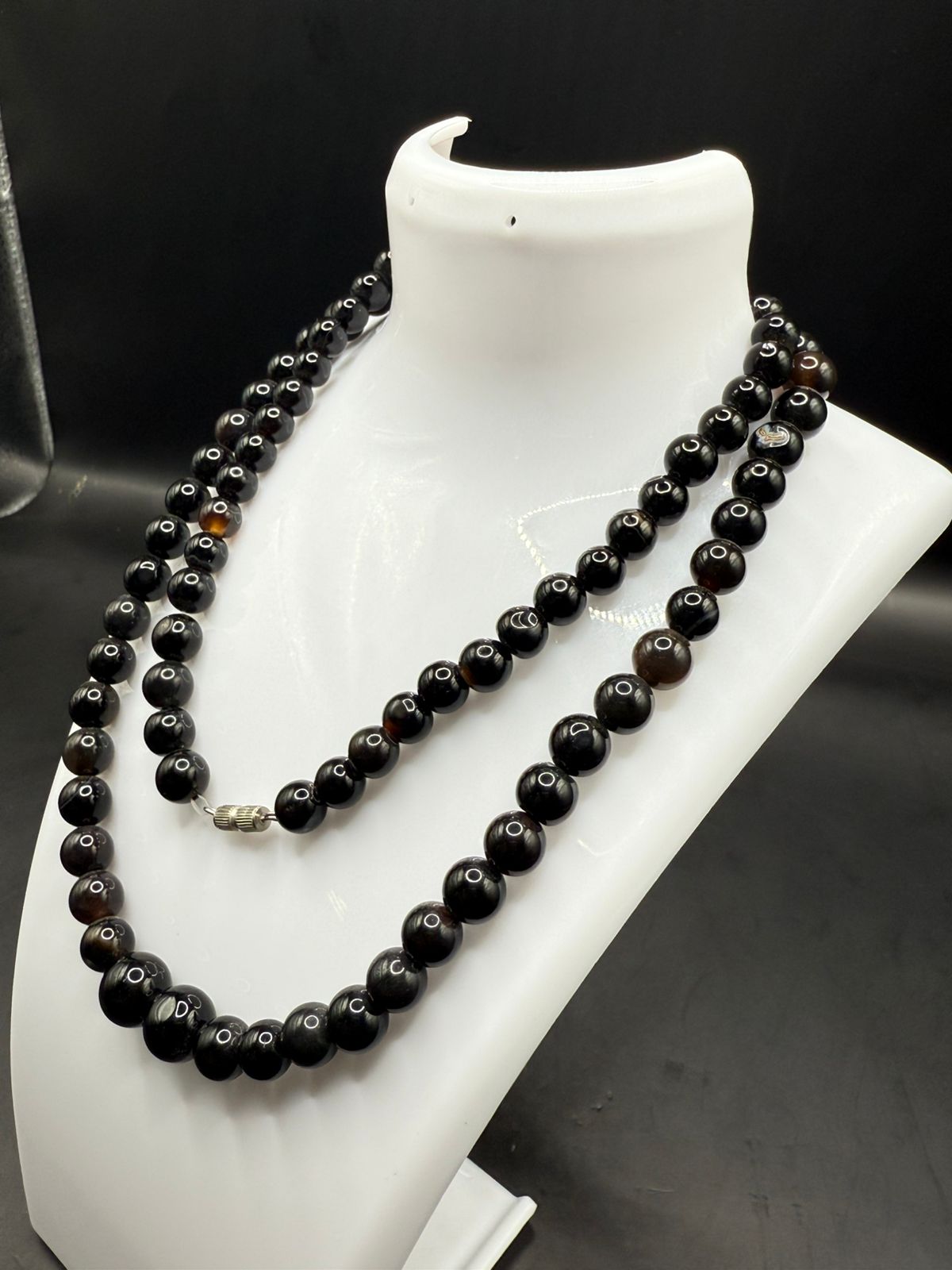 Handmade Beaded Necklace – Timeless and Versatile Style