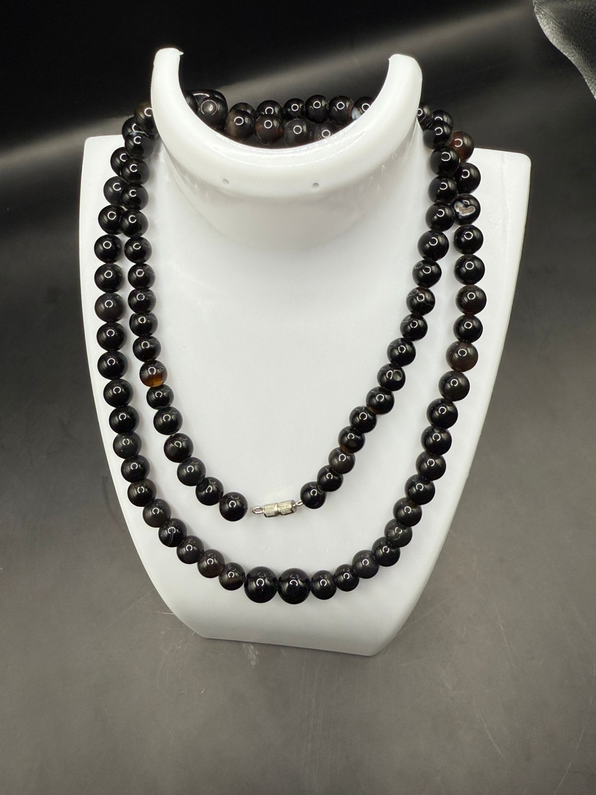 Handmade Beaded Necklace – Timeless and Versatile Style