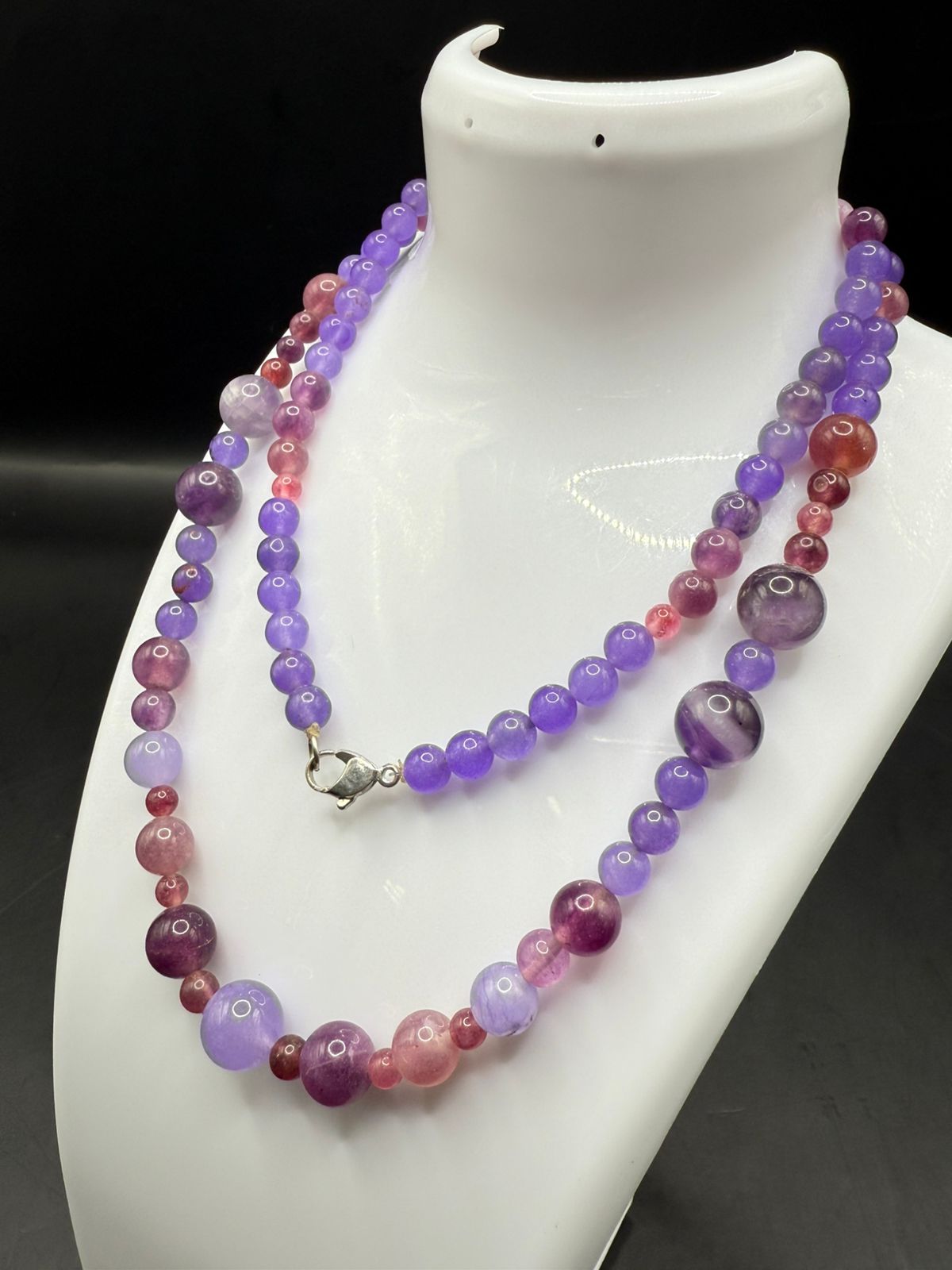 Handmade Beaded Necklace – Timeless and Versatile Style