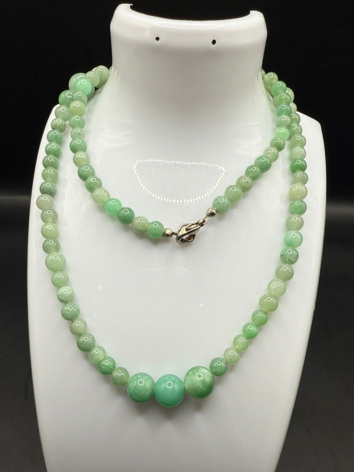 Handmade Beaded Necklace – Timeless and Versatile Style