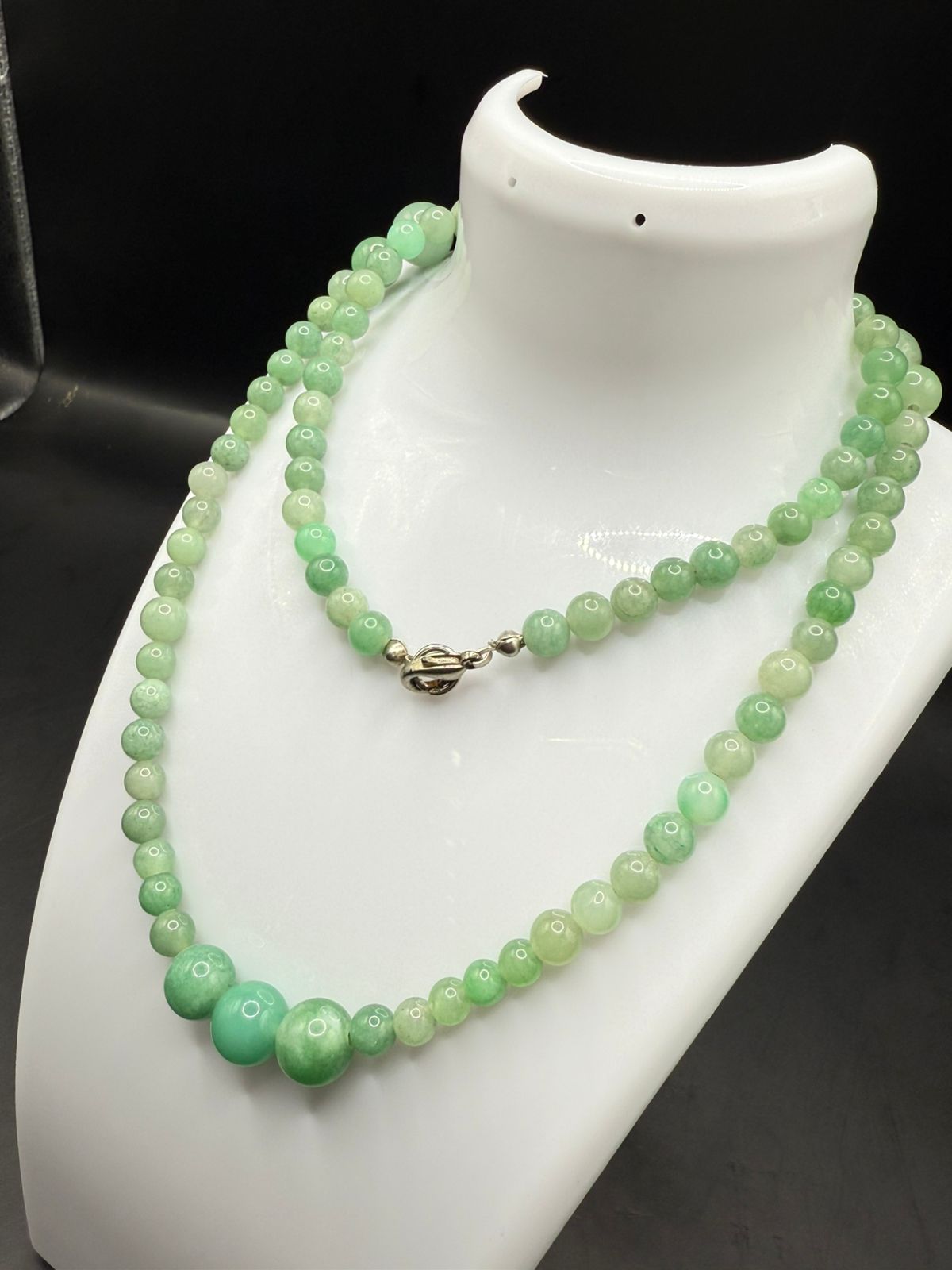 Handmade Beaded Necklace – Timeless and Versatile Style