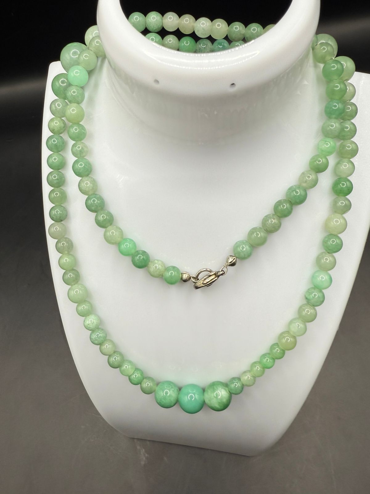 Handmade Beaded Necklace – Timeless and Versatile Style