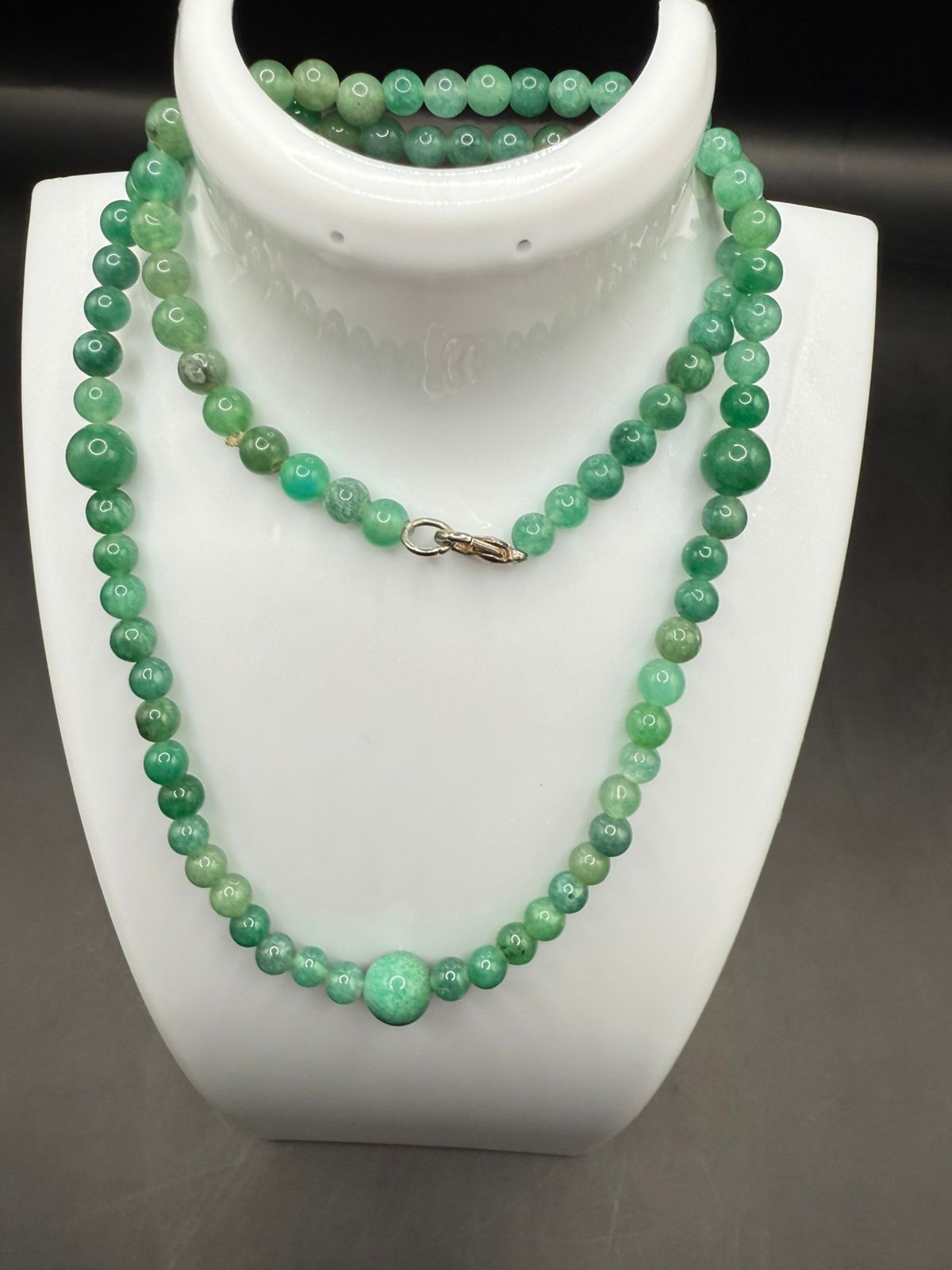 Handmade Beaded Necklace – Timeless and Versatile Style