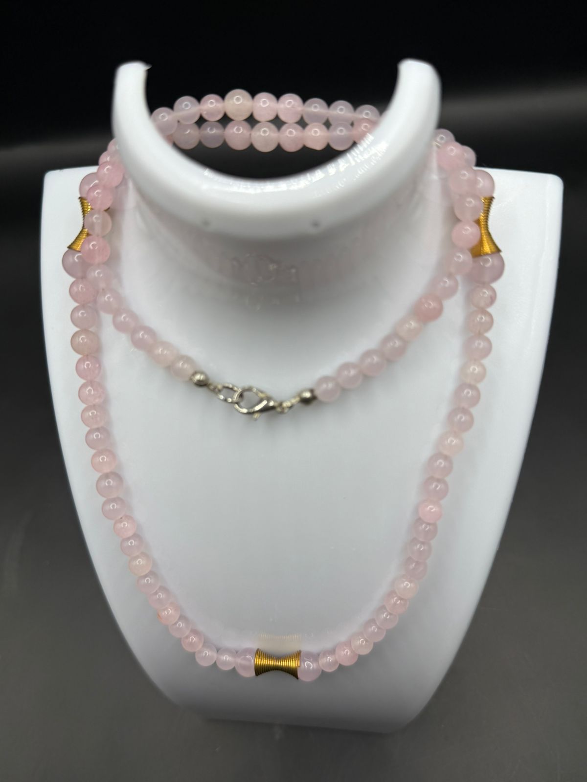 Handmade Beaded Necklace – Timeless and Versatile Style