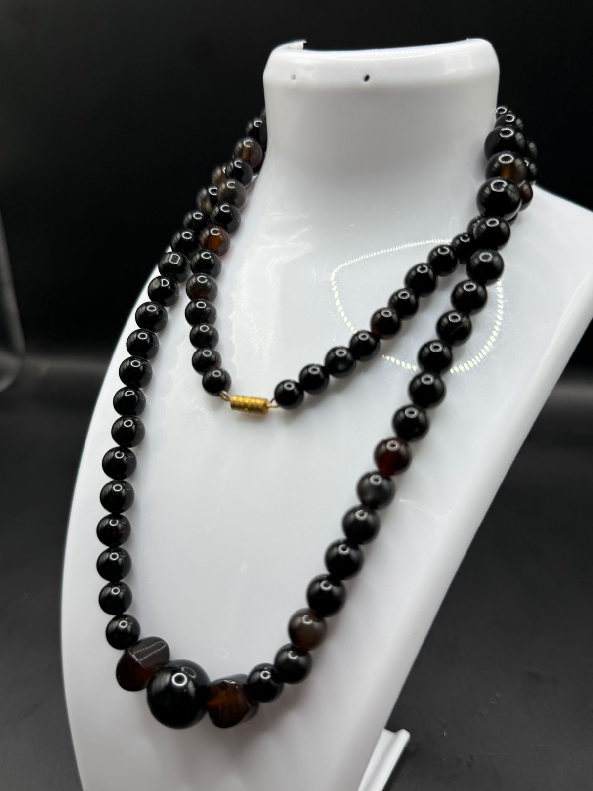 Handmade Beaded Necklace – Timeless and Versatile Style