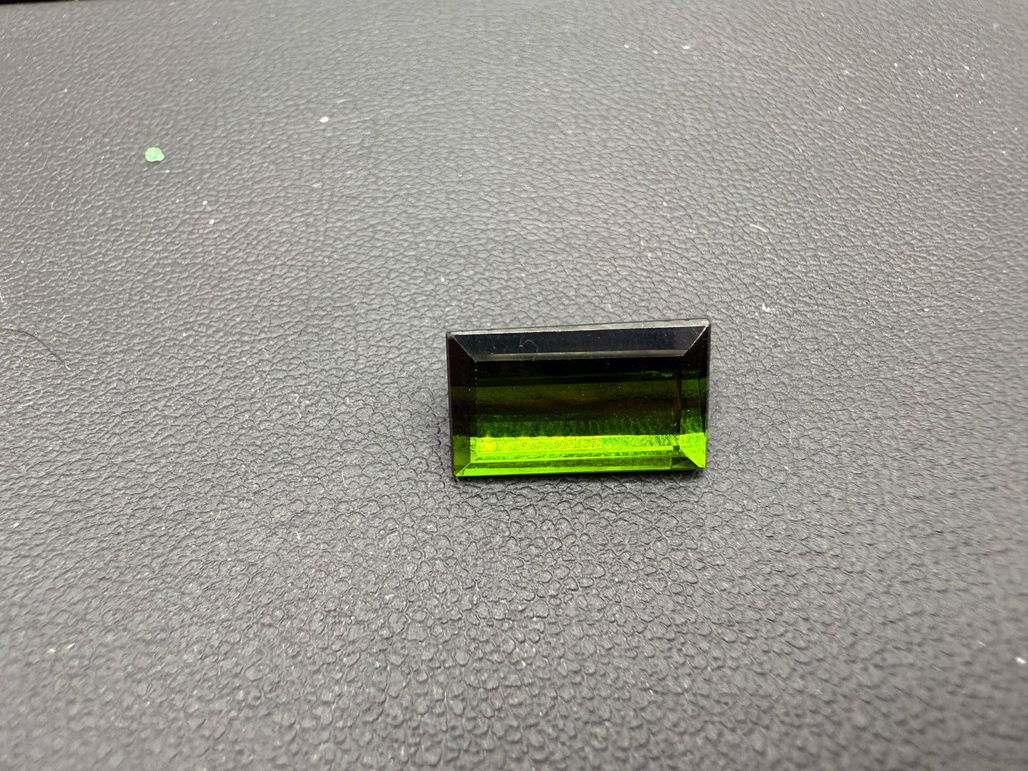 Tourmaline green 5.9 carat