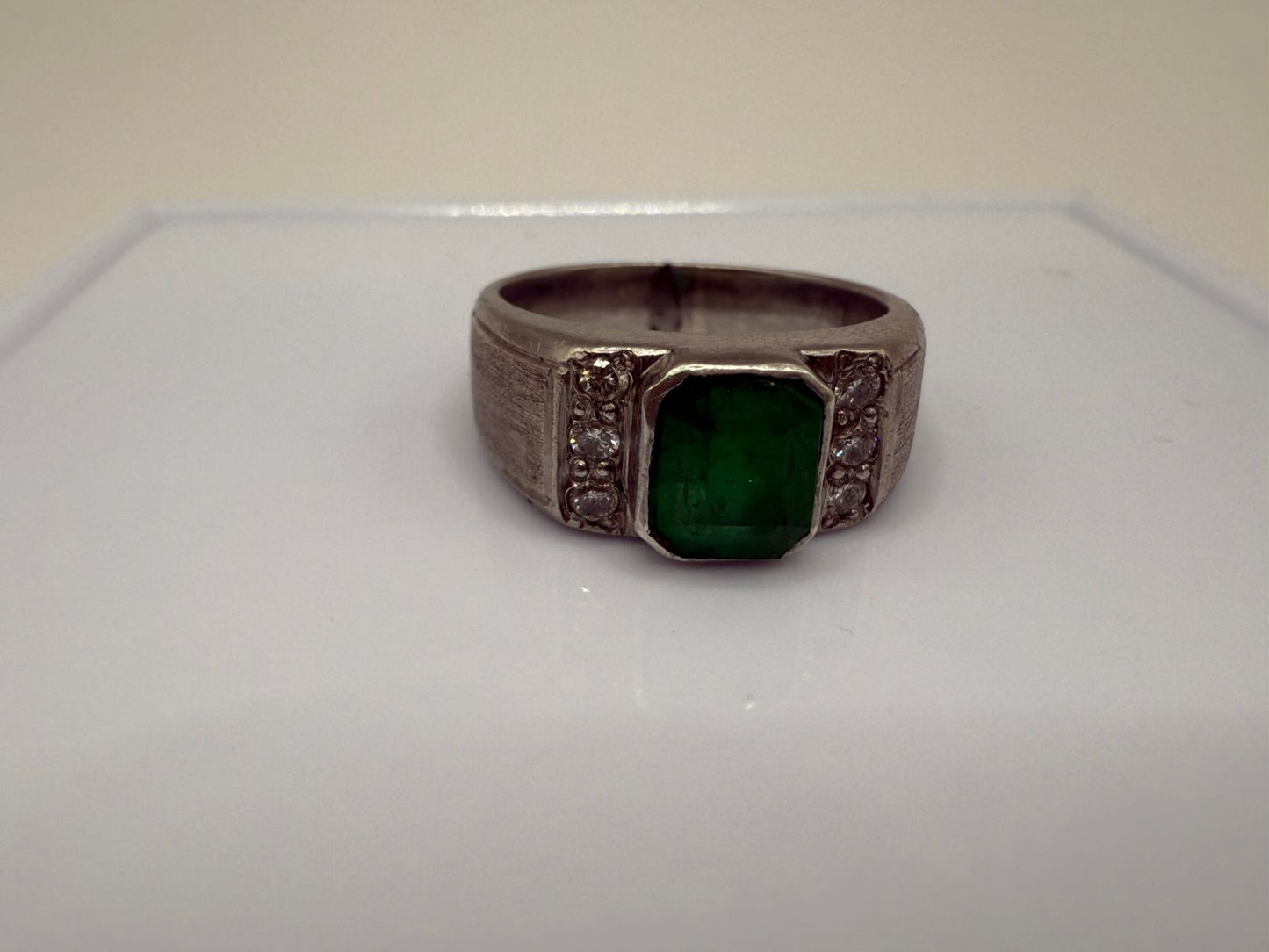 Natural Zambian 3.5 carat Emerald 925 Silver Luxury hand made ring