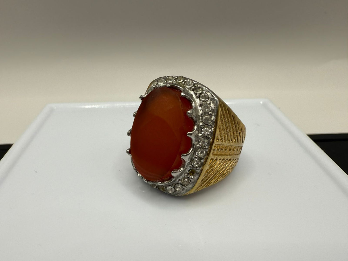 Handmade Agate Ring in Metal – Earthy Elegance