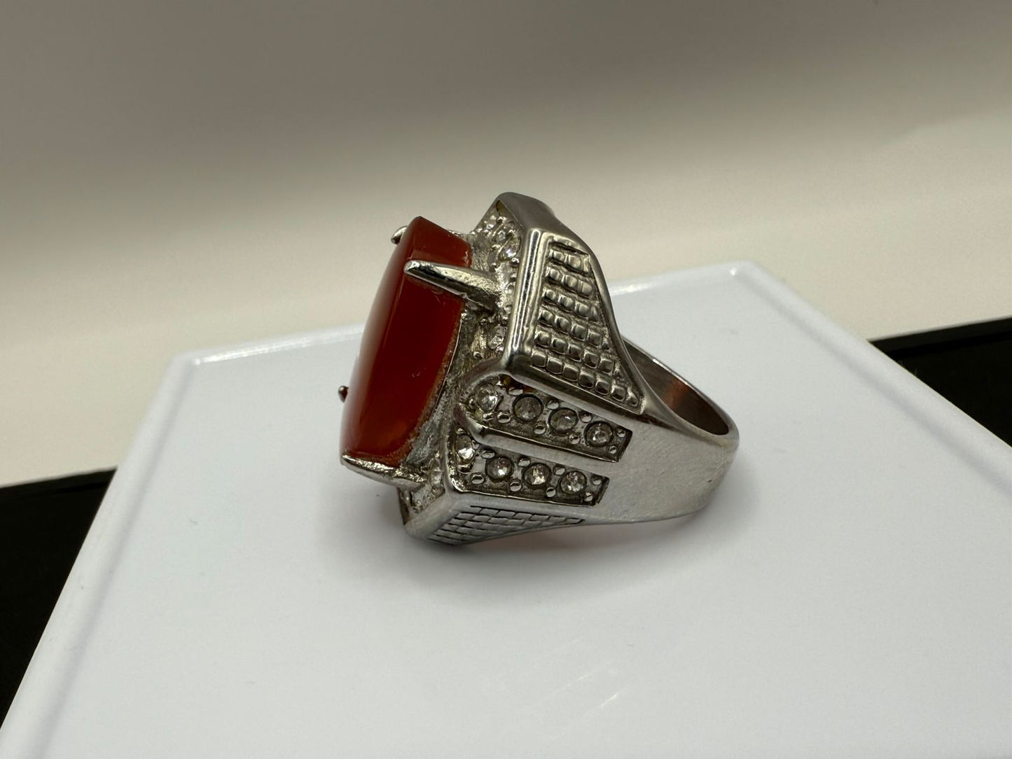 Handmade Agate Ring in Metal – Earthy Elegance