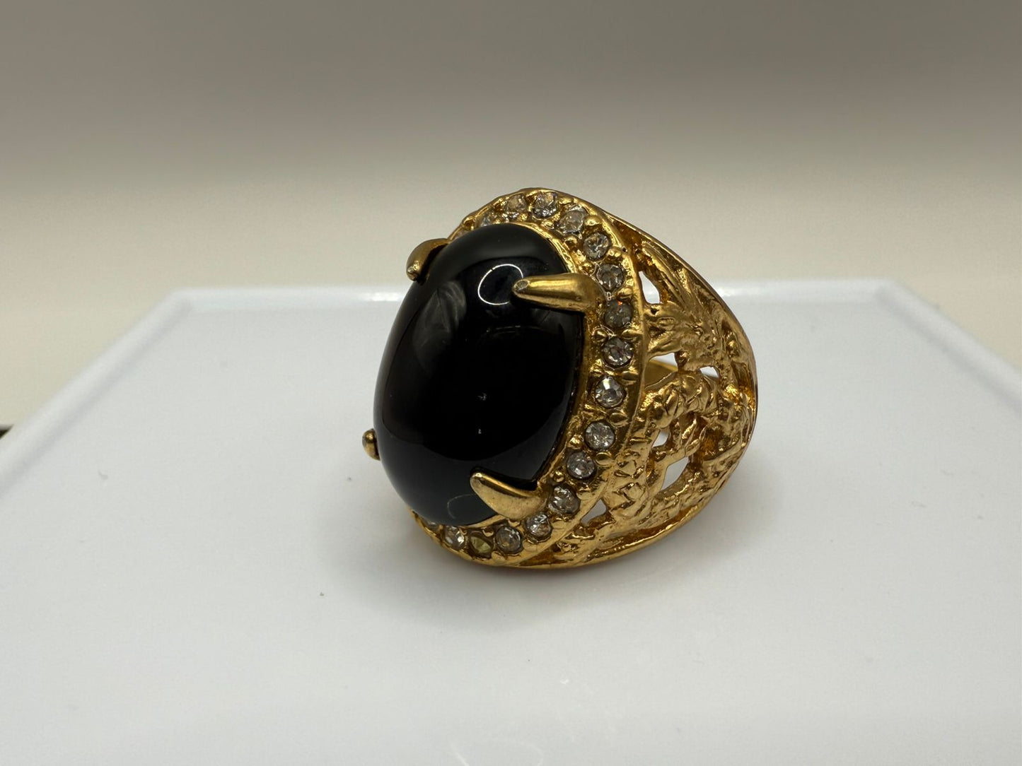 Handmade Agate Ring in Metal – Earthy Elegance