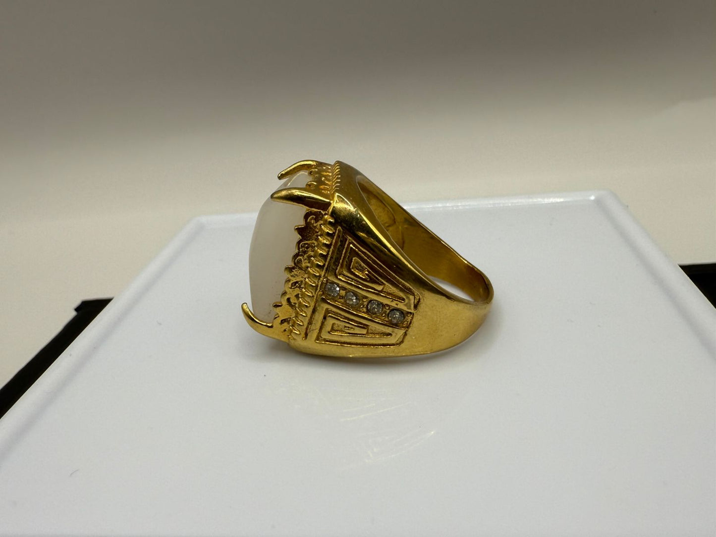 Handmade Agate Ring in Metal – Earthy Elegance