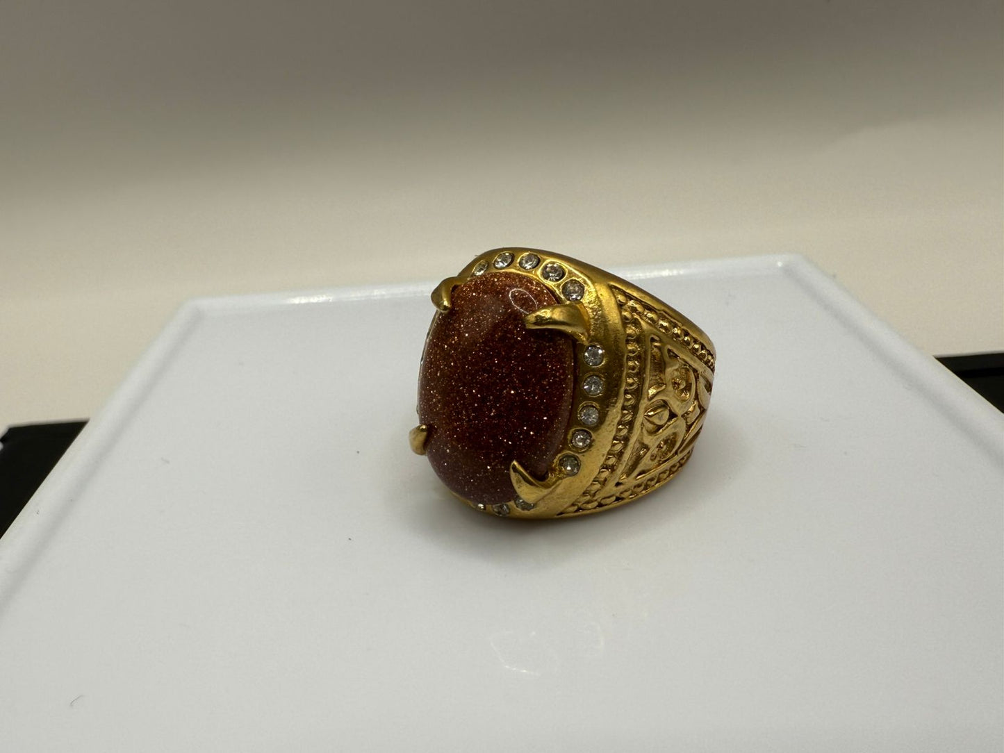 Handmade Agate Ring in Metal – Earthy Elegance