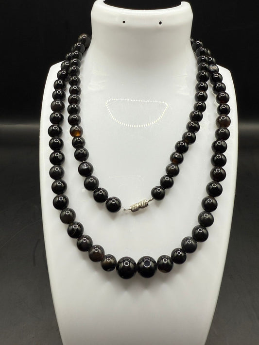 Handmade Beaded Necklace – Timeless and Versatile Style